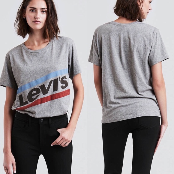 Levi's Tops - Levi’s Graphic Boyfriend Tee